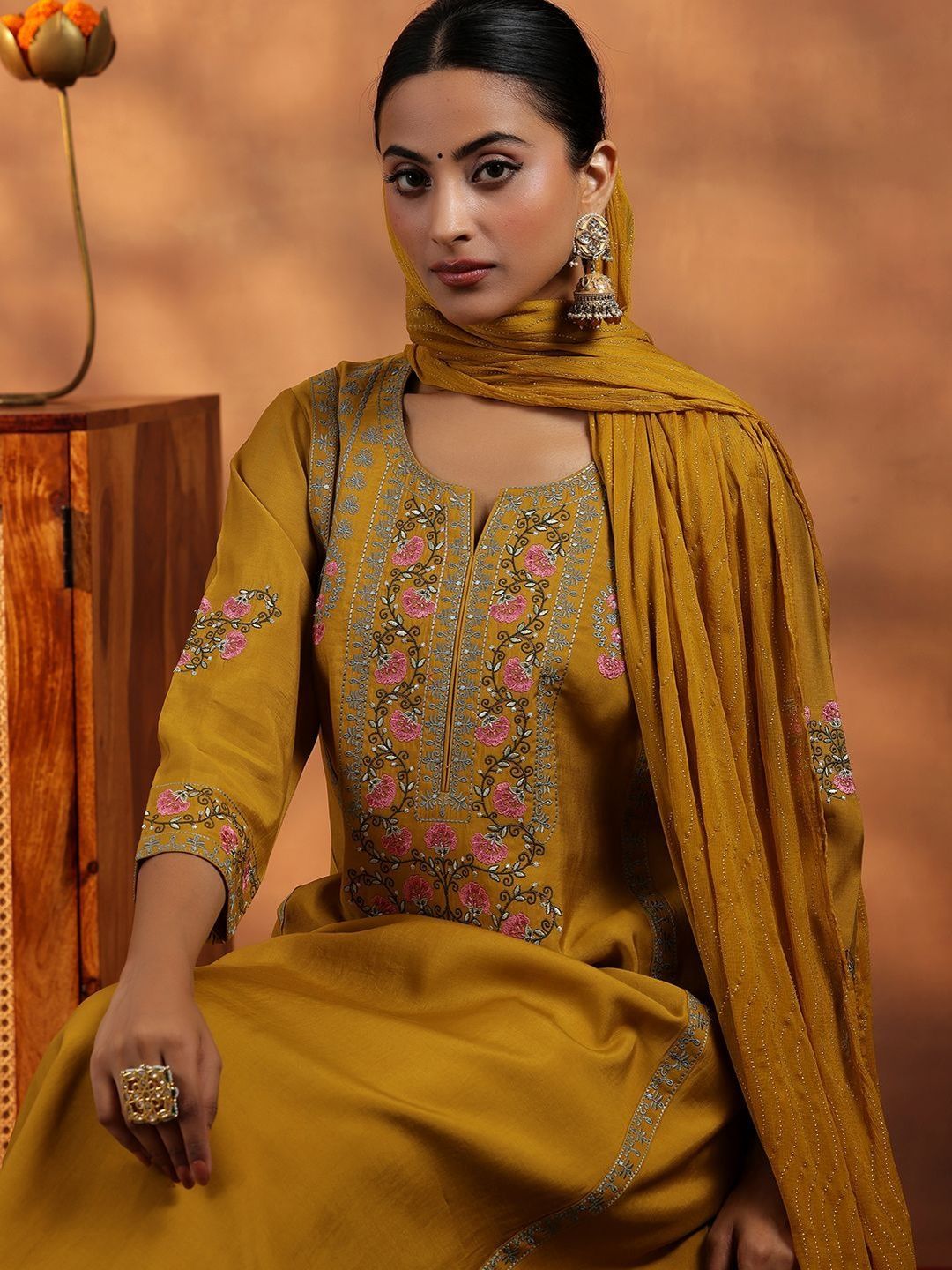 Women Floral Embroidered Panelled Thread Work Kurta with Salwar & With Dupatta