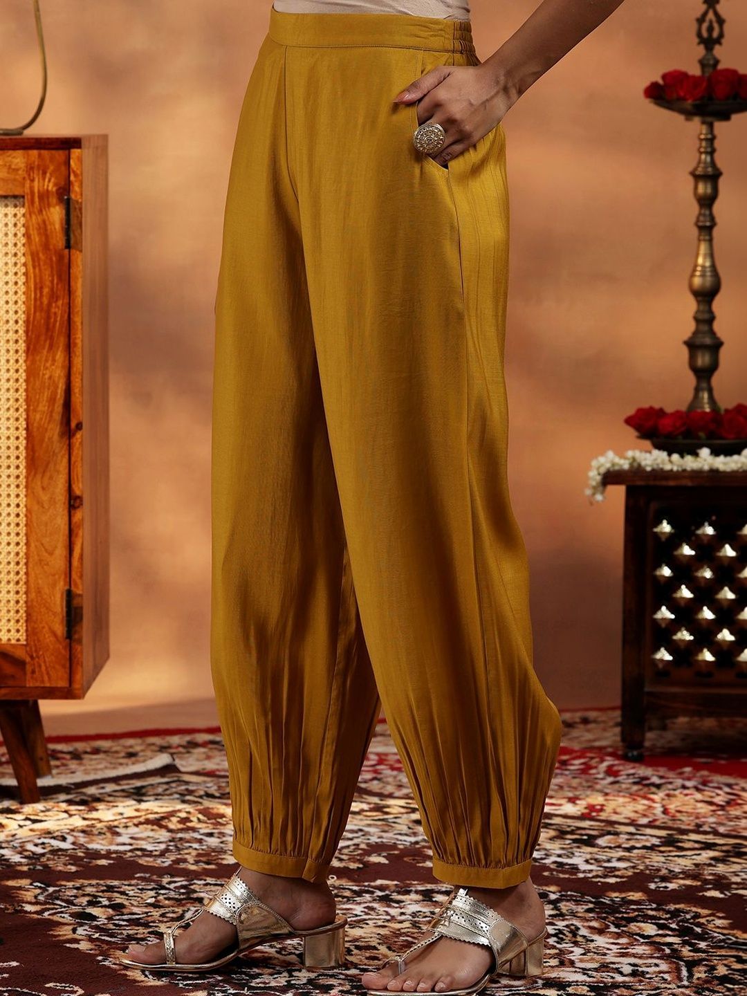 Women Floral Embroidered Panelled Thread Work Kurta with Salwar & With Dupatta
