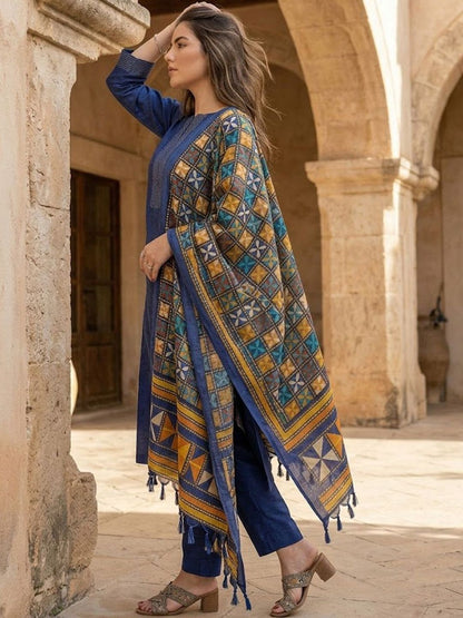 Women Regular Kurta with Trousers & With Dupatta