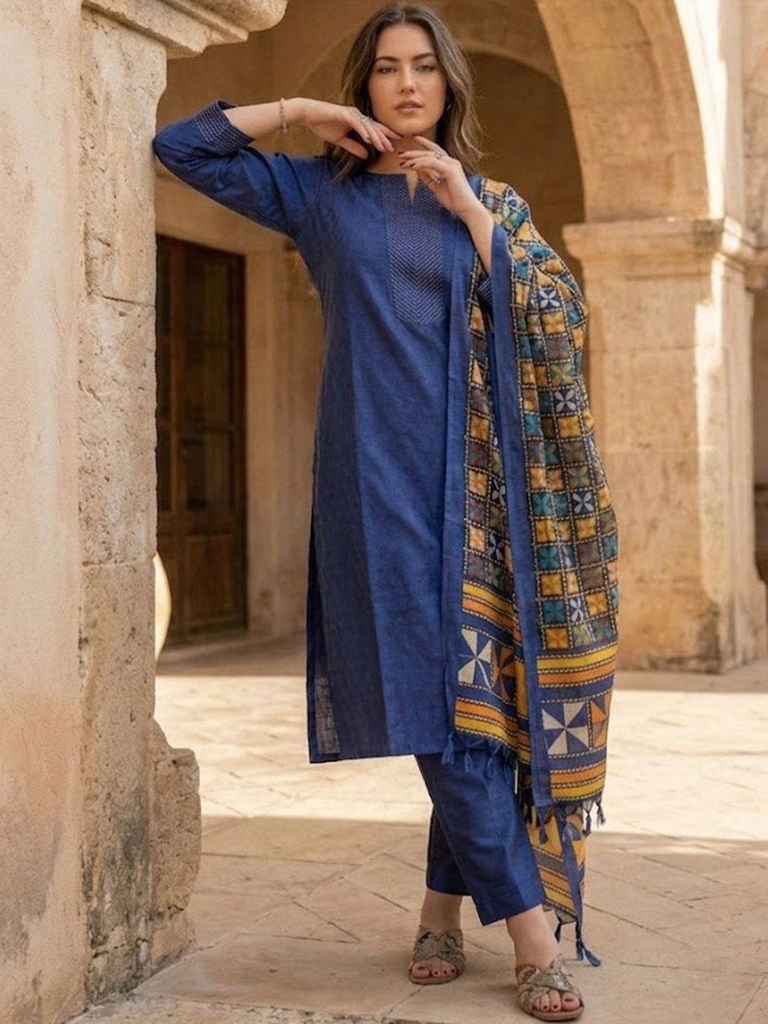 Women Regular Kurta with Trousers & With Dupatta