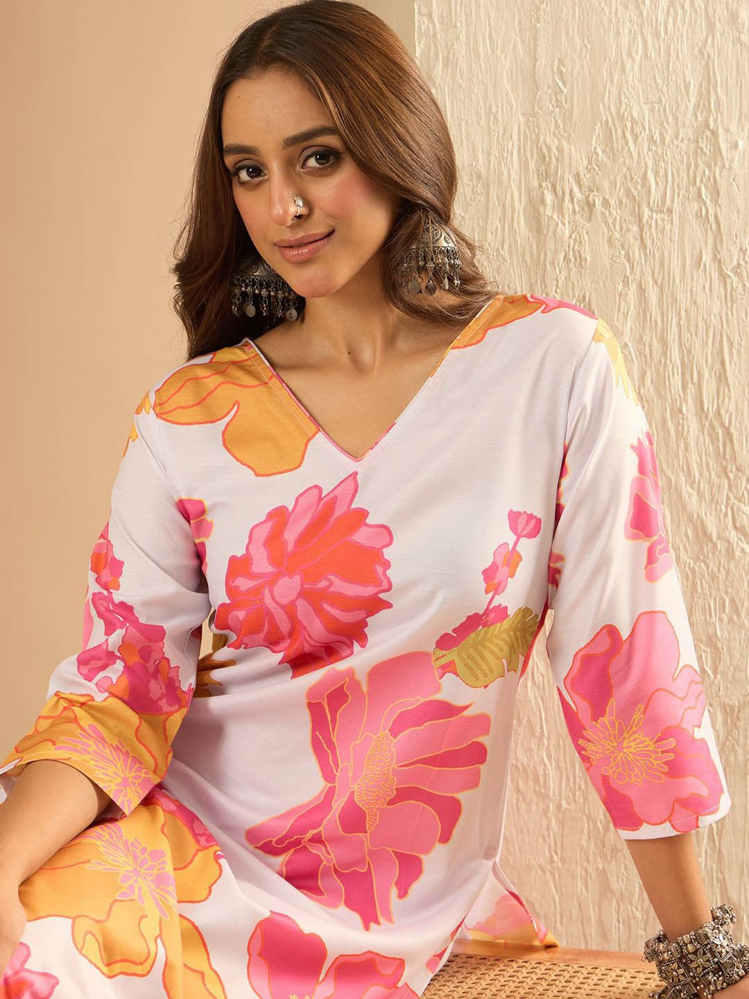 Women Floral Printed Regular Kurta with Trousers