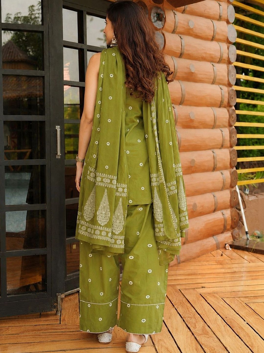 GoSriKi Women's Green Cotton Blend Ptinted Straight Short Kurta With Farshi Salwar Set