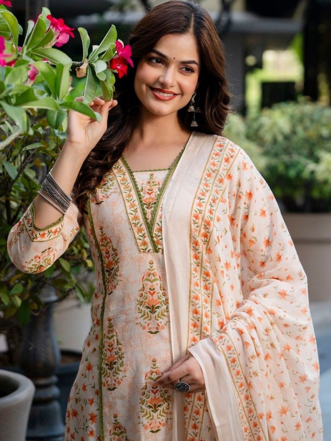 Women Floral Printed Regular Pure Cotton Kurta with Trousers & With Dupatta