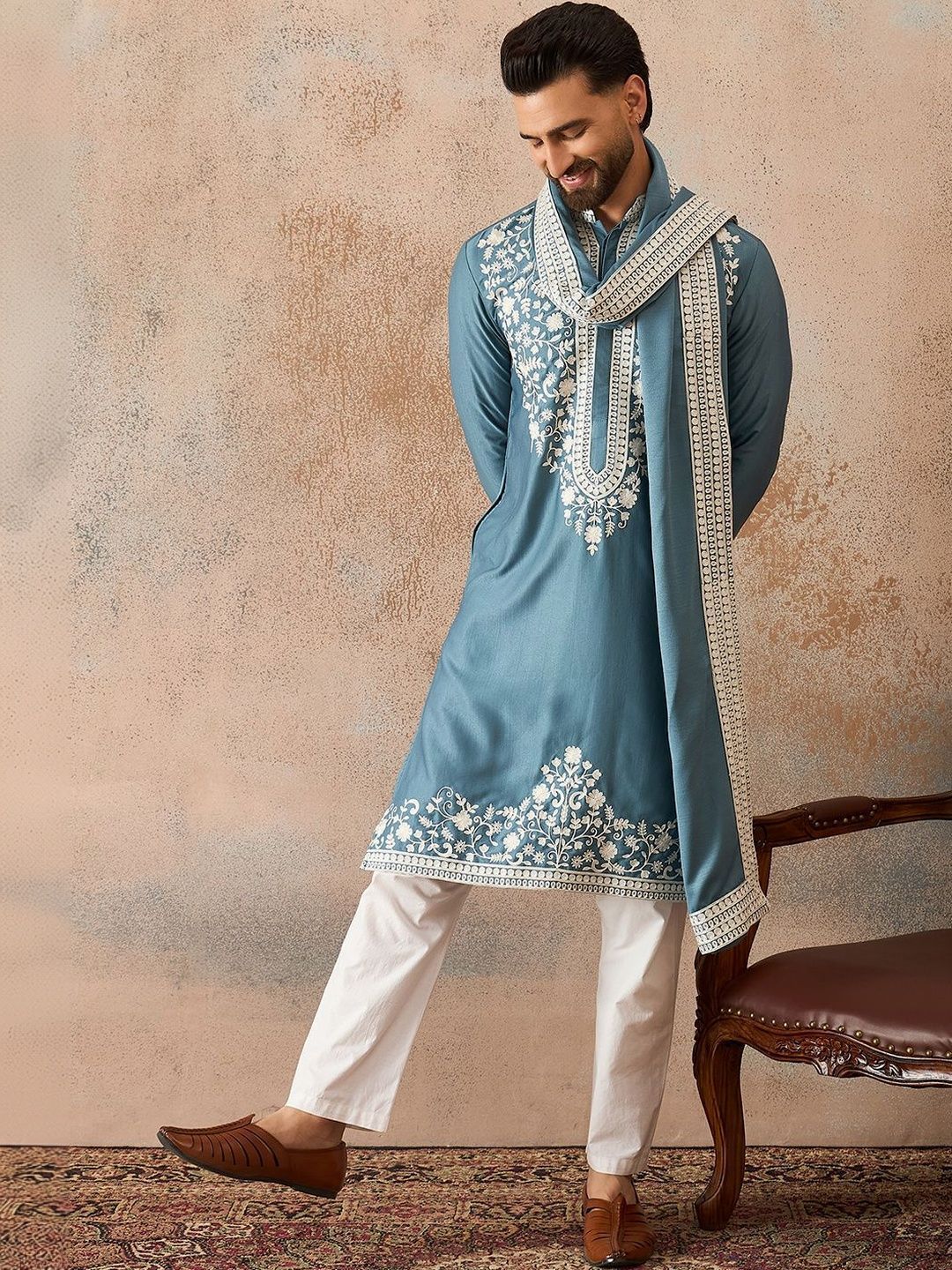 Men Embroidered Thread Work Kurta
