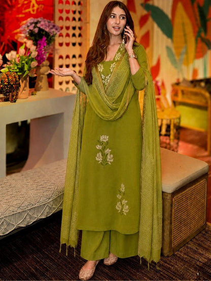 Women Floral Embroidered Regular Thread Work Kurta with Palazzos & With Dupatta