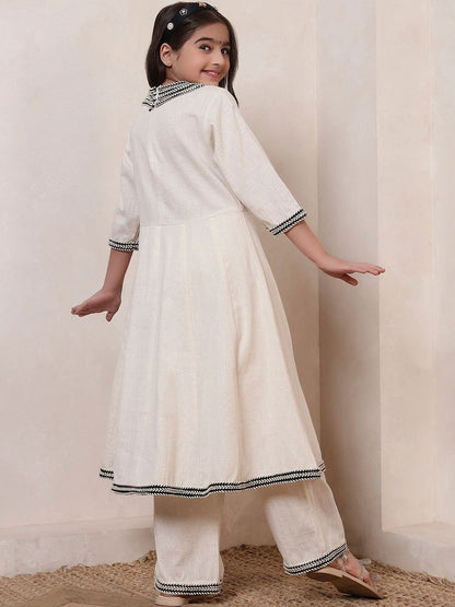 Girls Ethnic Motifs Embroidered Thread Work Pure Cotton Kurta with Palazzos