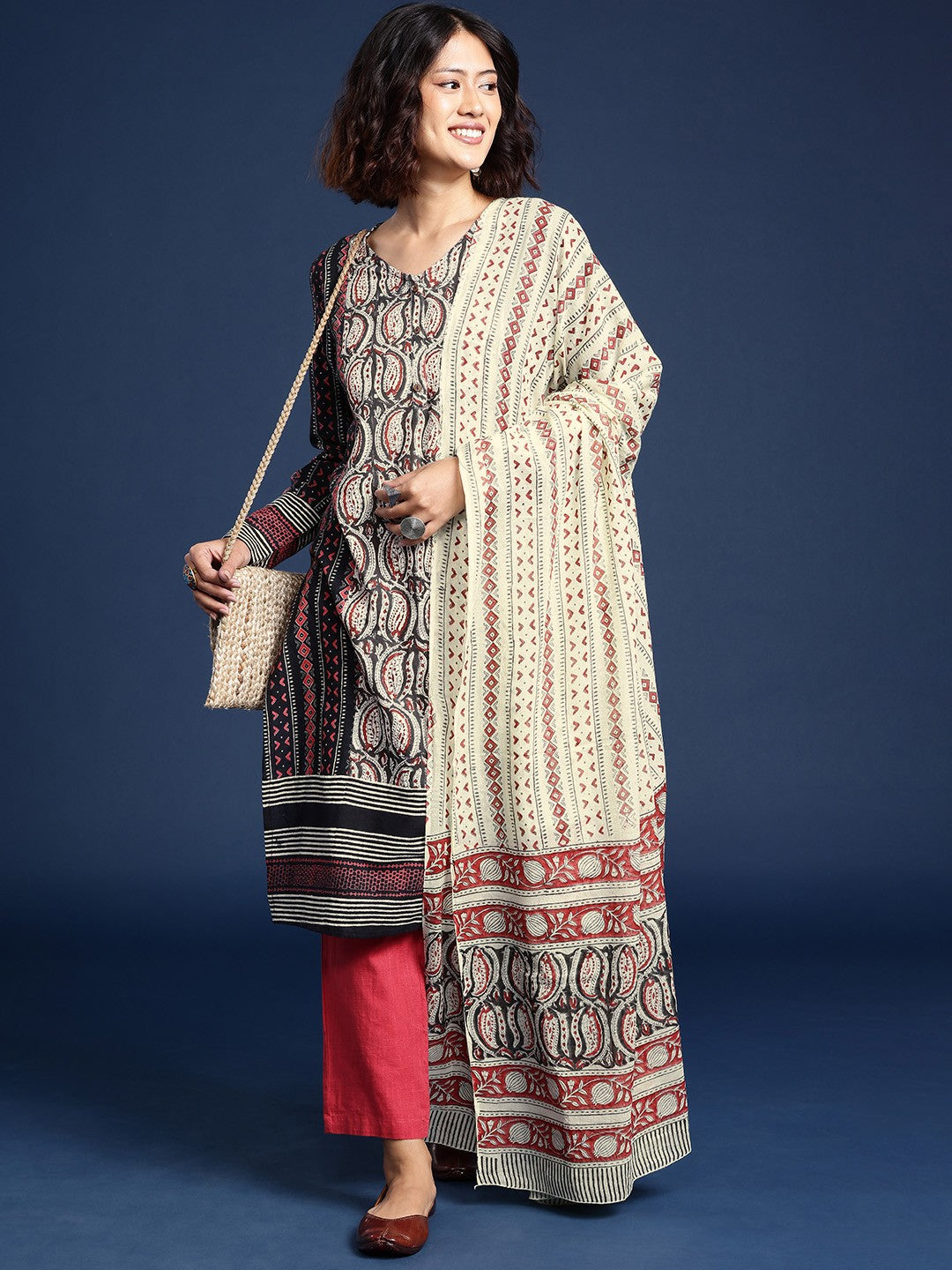 Women Bagru Ethnic Motifs Print Pure Cotton Kurta with Trousers & Dupatta