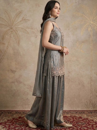 Women Ethnic Motifs Embroidered Tiered Thread Work Kurta with Sharara & With Dupatta