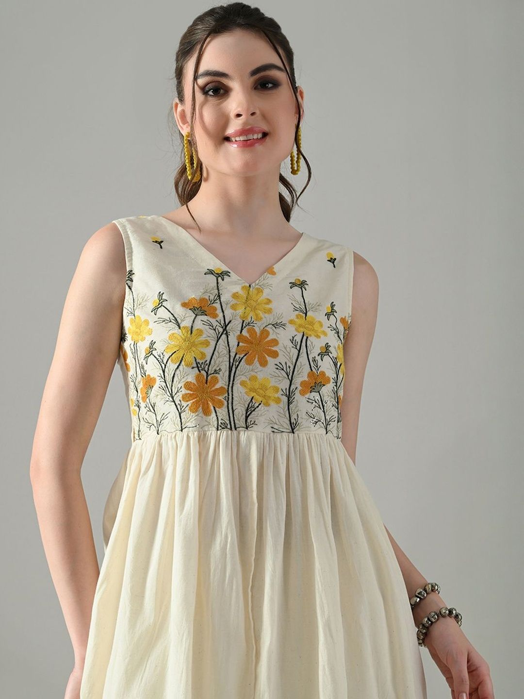 Women Floral Yoke Design Empire Thread Work Pure Cotton Kurta With Palazzo