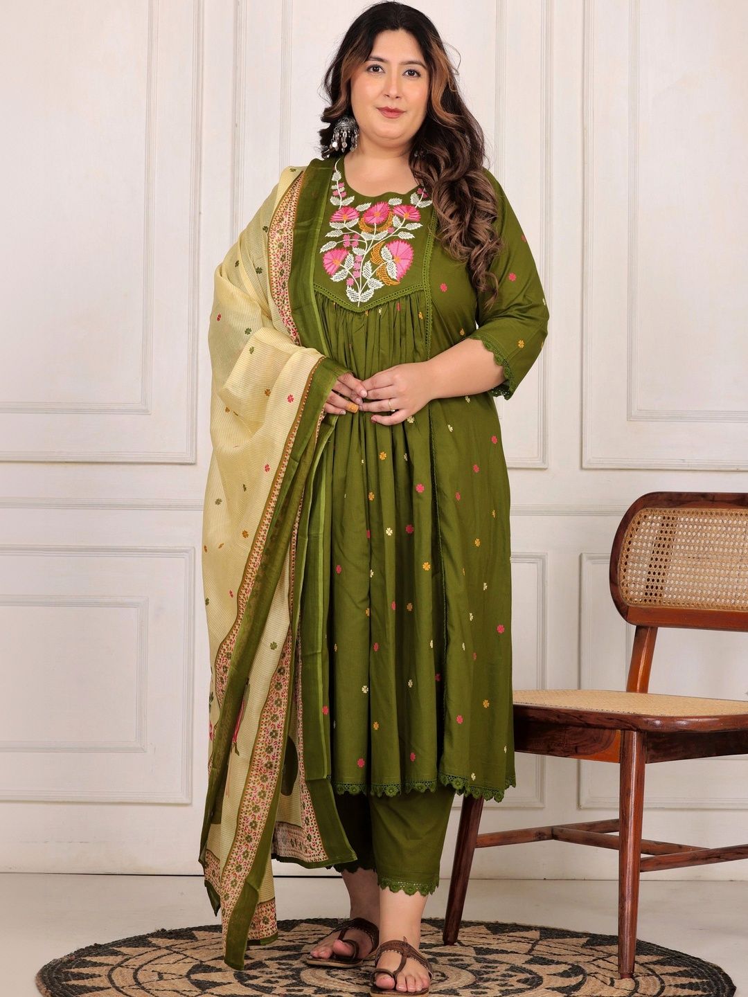 Women Ethnic Motifs Embroidered Empire Thread Work Pure Cotton Kurta with Trousers & With Dupatta