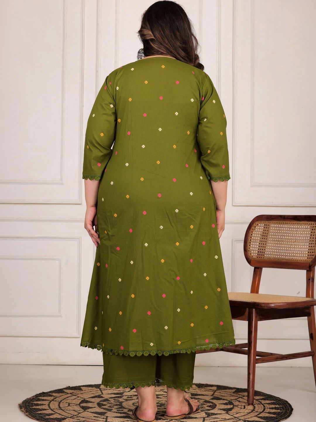 Women Ethnic Motifs Embroidered Empire Thread Work Pure Cotton Kurta with Trousers & With Dupatta