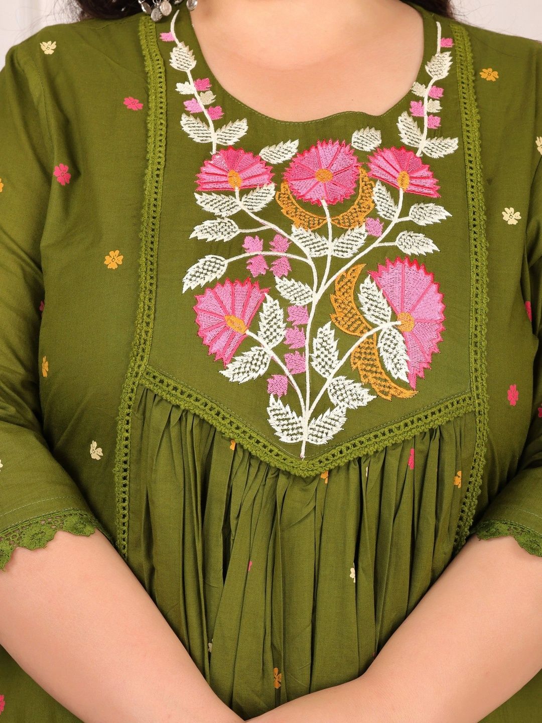Women Ethnic Motifs Embroidered Empire Thread Work Pure Cotton Kurta with Trousers & With Dupatta