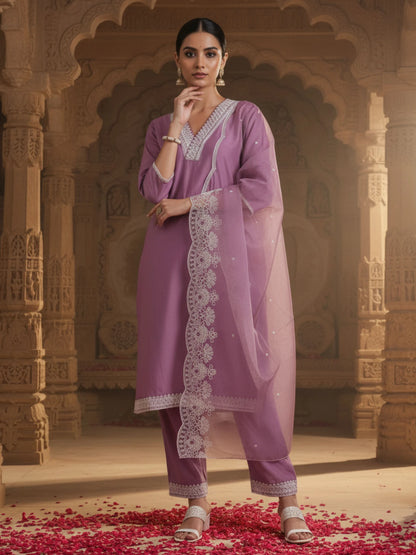Women Silk Blend Kurta Pant Dupatta Set