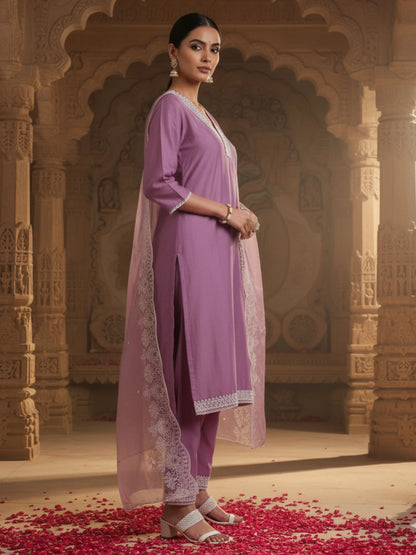 Women Silk Blend Kurta Pant Dupatta Set