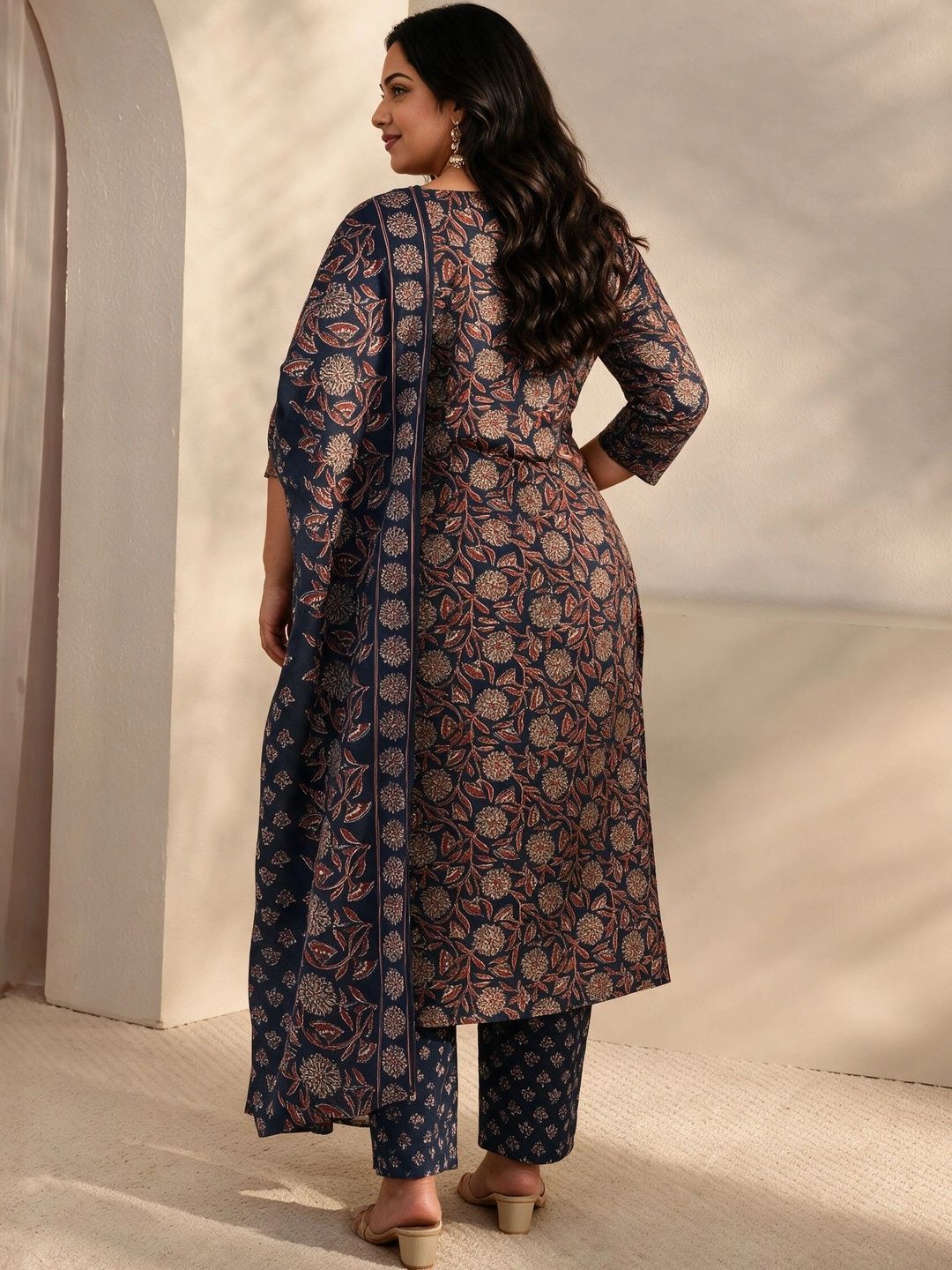 Women Ethnic Motifs Printed Regular Thread Work Kurta with Trousers & With Dupatta