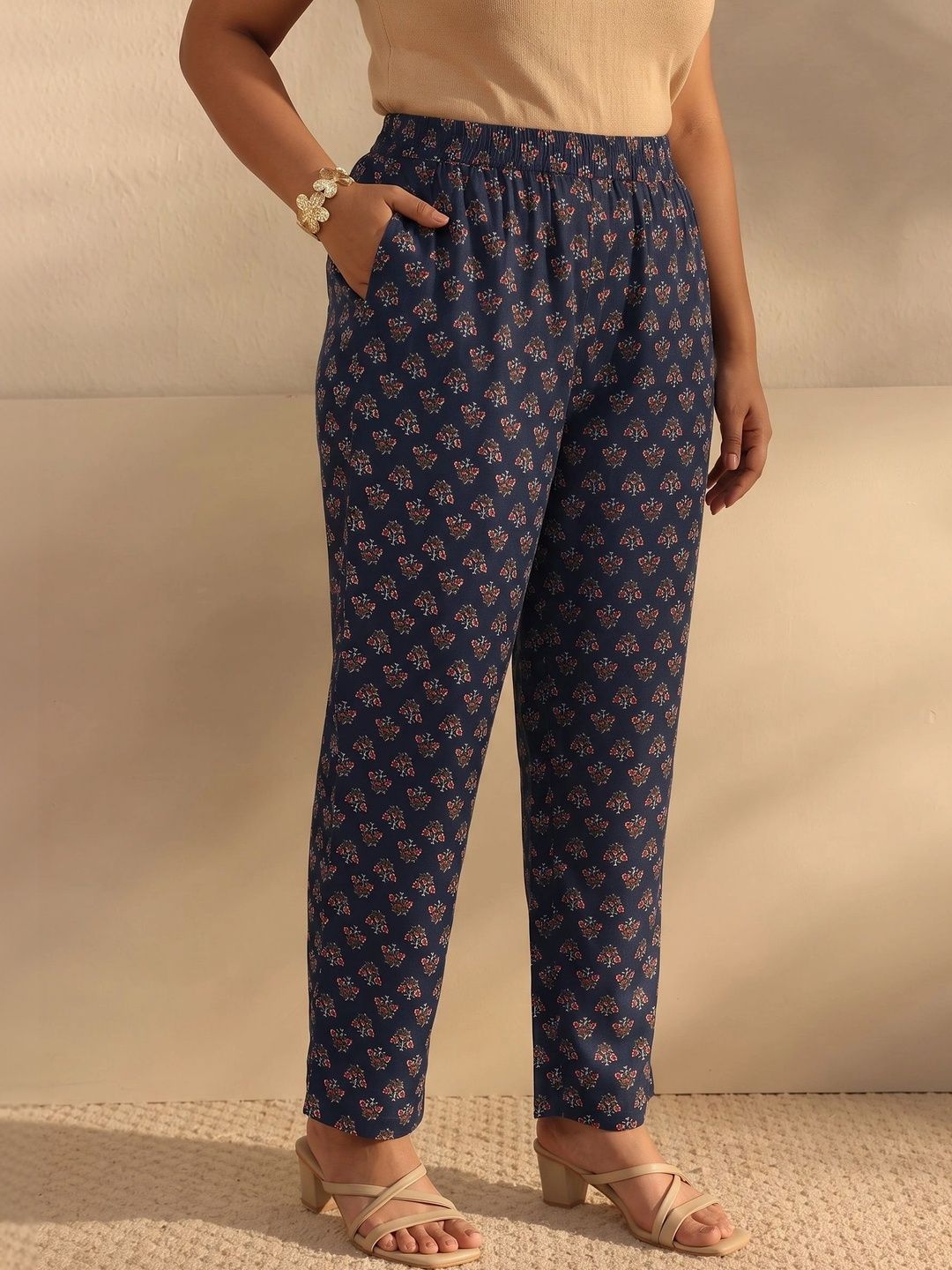 Women Ethnic Motifs Printed Regular Thread Work Kurta with Trousers & With Dupatta
