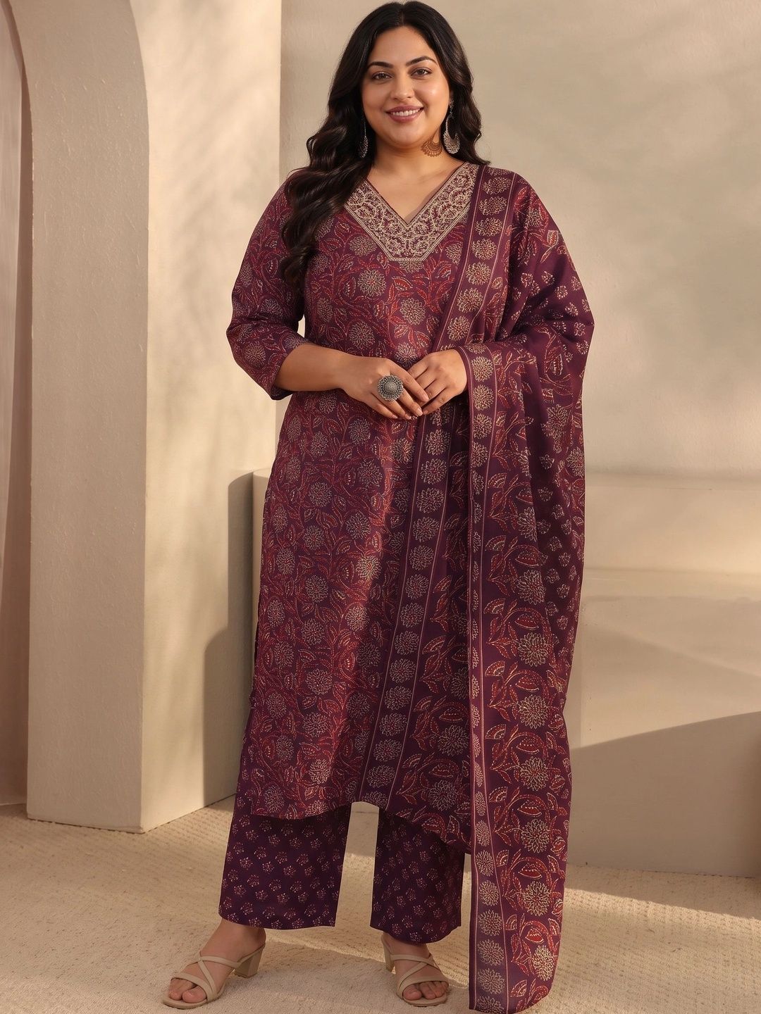 Women Ethnic Motifs Printed Regular Thread Work Kurta with Trousers & With Dupatta