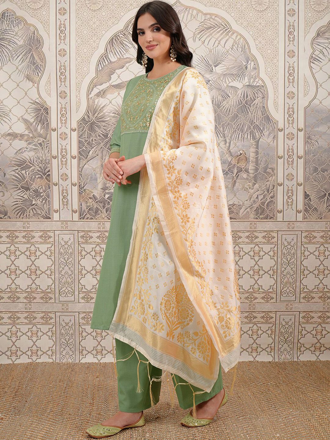 Women Green Ethnic Motifs Yoke Design Thread Work Straight Kurta With Palazzos & Dupatta