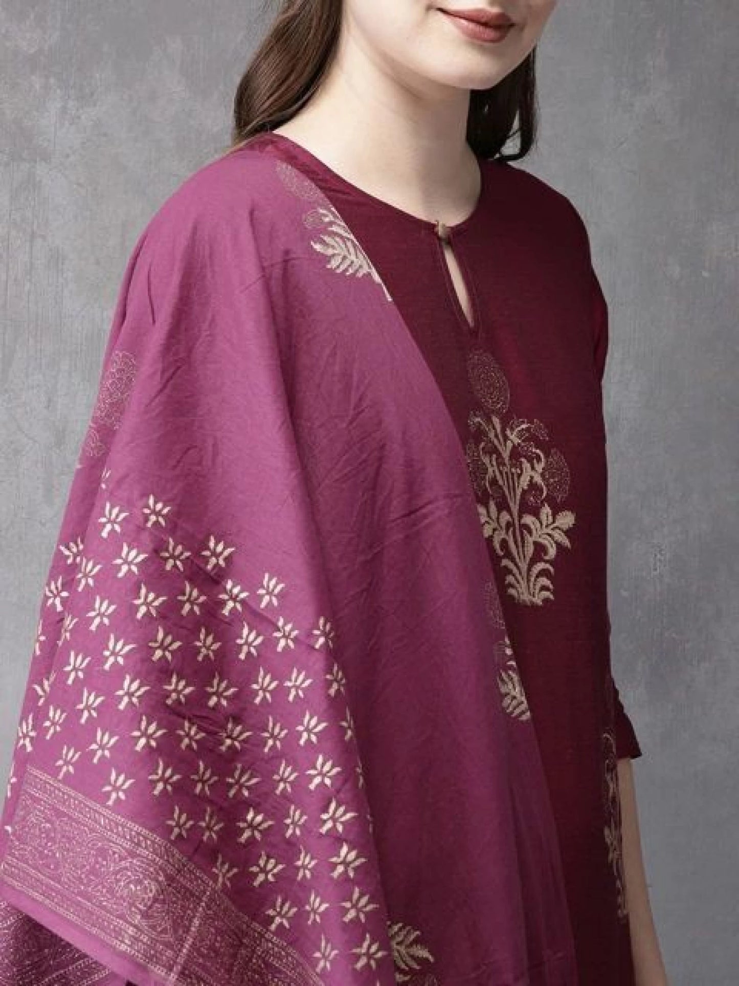 Women Cotton Blend Kurta Pant Dupatta Set