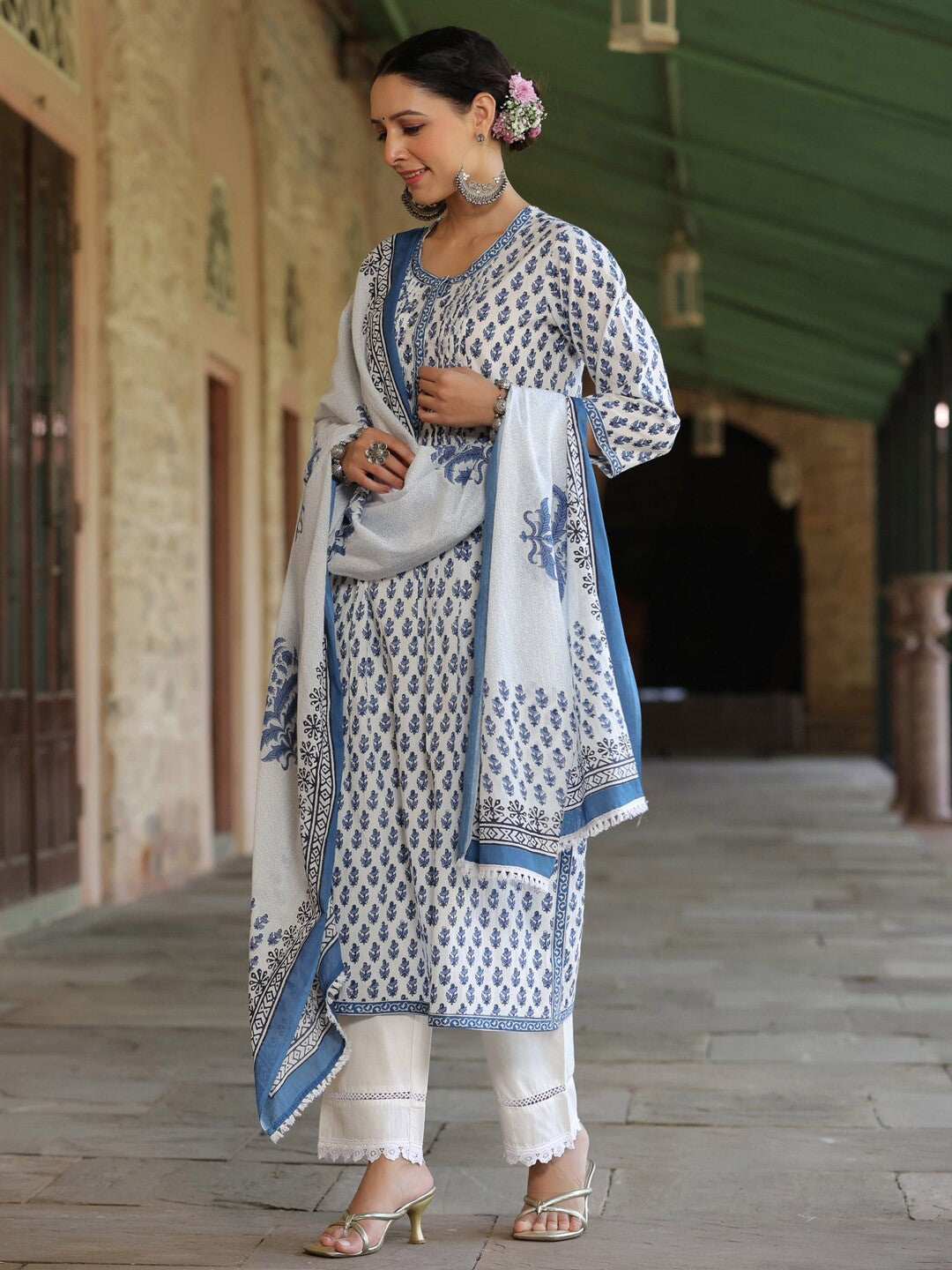 Ethnic Motifs Printed Regular Pure Cotton Kurta with Trousers & Dupatta