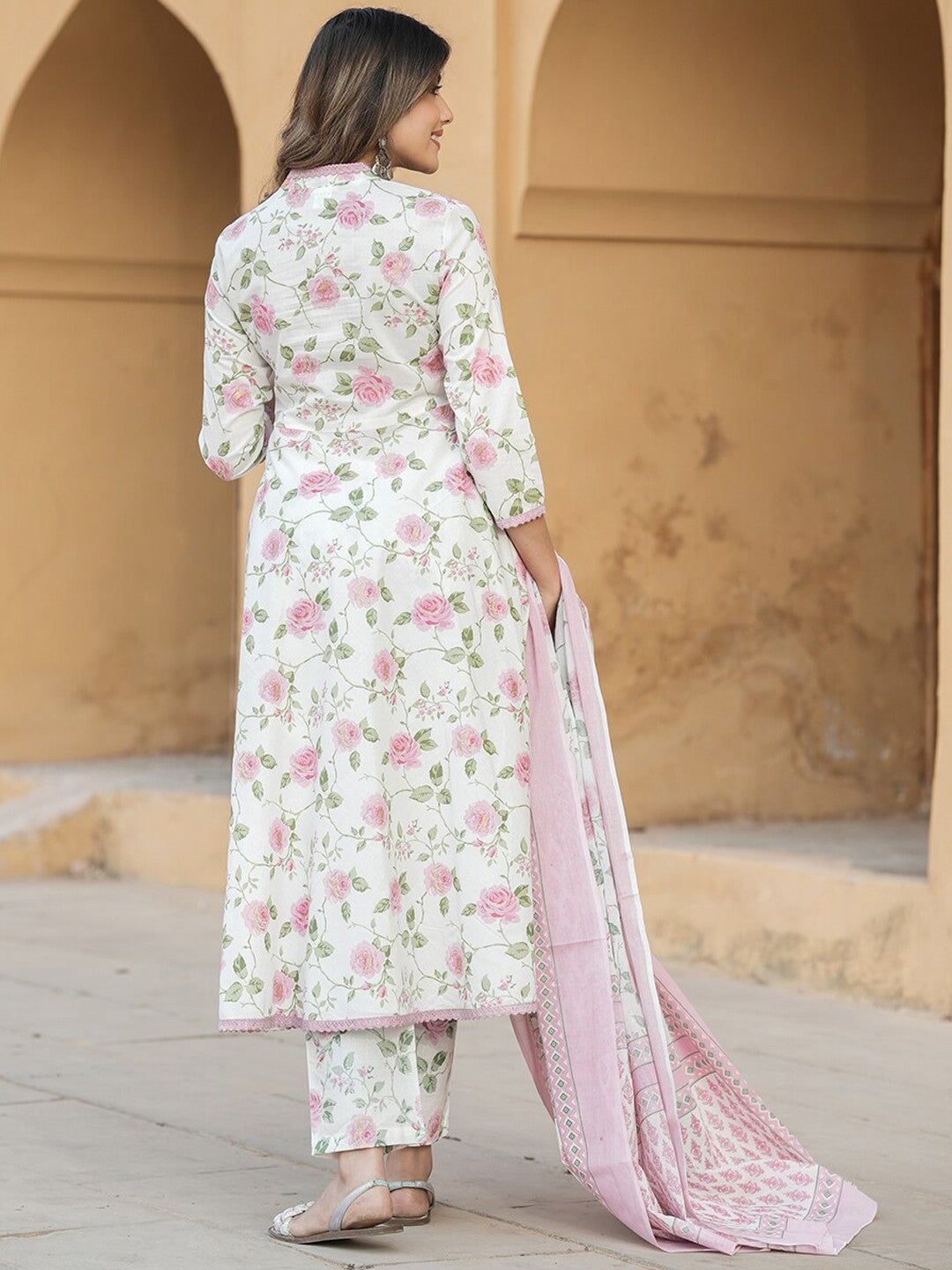 Women Floral Printed Regular Thread Work Pure Cotton Kurta with Trousers & Dupatta