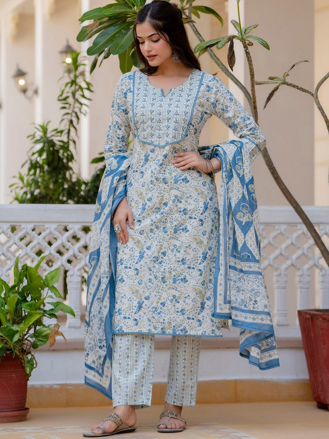 Women Floral Printed Regular Aari Work Pure Cotton Kurta with Trousers & With Dupatta