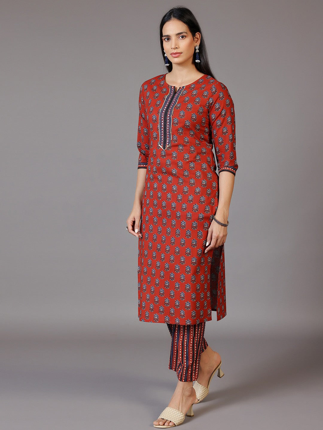 Floral Printed Regular Gotta Patti Pure Cotton Kurta With Trousers & Dupatta