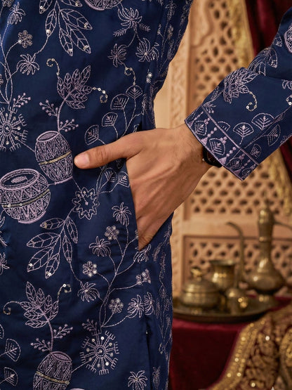 Men Ethnic Motifs Embroidered Regular Thread Work Kurta with Trousers