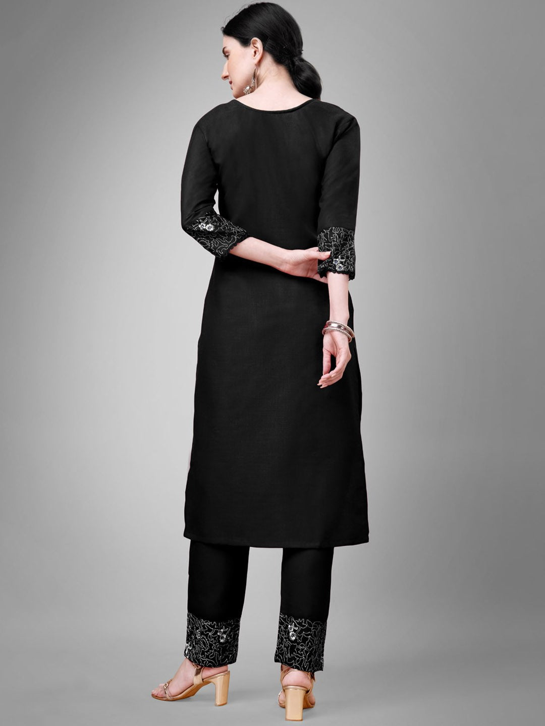 Ethnic Motifs Yoke Design Round Neck Straight Kurta with Churidar