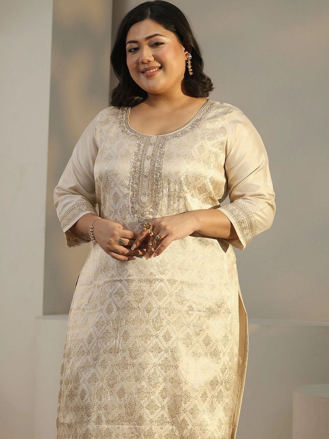 Women Regular Thread Work Kurta with Palazzos & With Dupatta