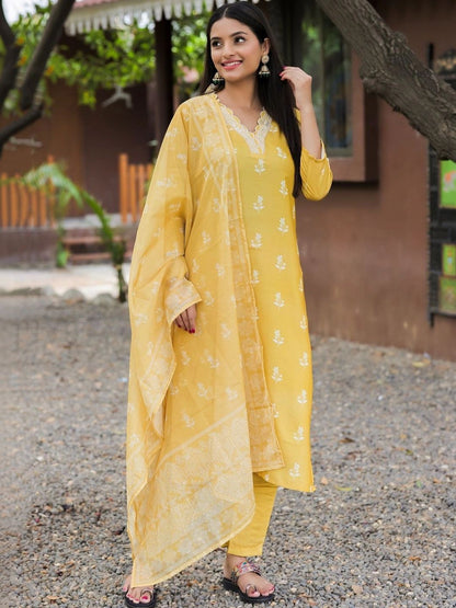 Women Ethnic Motifs Embroidered Regular Thread Work Kurta with Trousers & With Dupatta