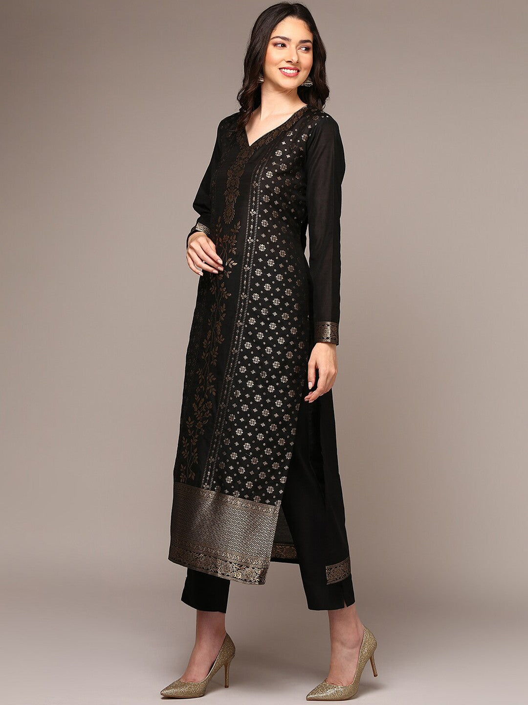 Sweetheart Neck Ethnic Motifs Regular Kurta with Trousers & With Dupatta