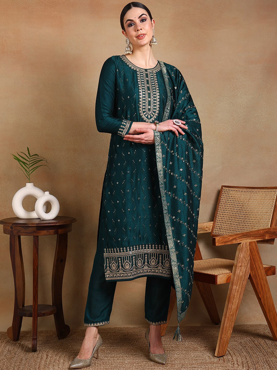 Women Floral Embroidered Regular Sequinned Kurta with Trousers & With Dupatta