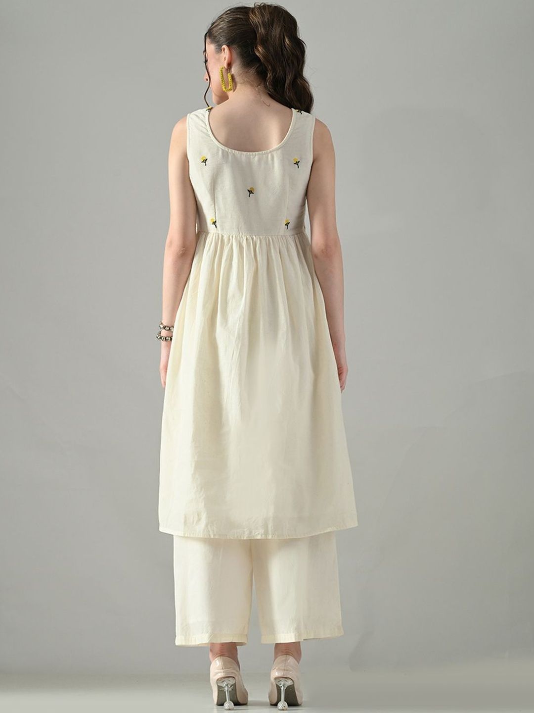 Women Floral Yoke Design Empire Thread Work Pure Cotton Kurta With Palazzo