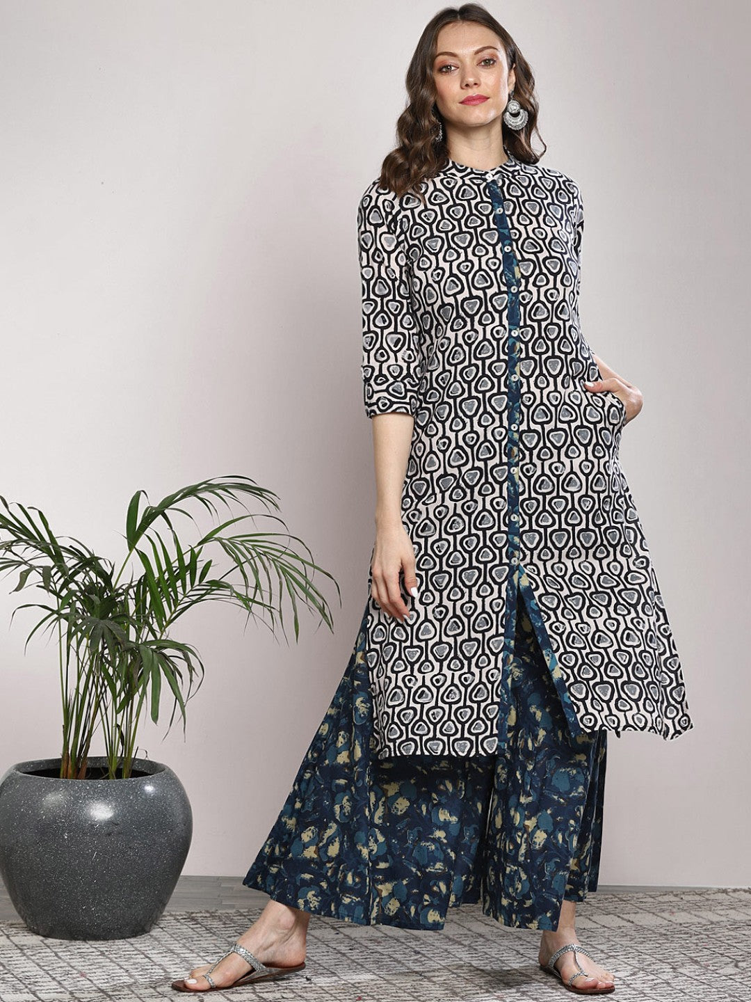 Women Beige & Black Printed Kurta with Palazzos