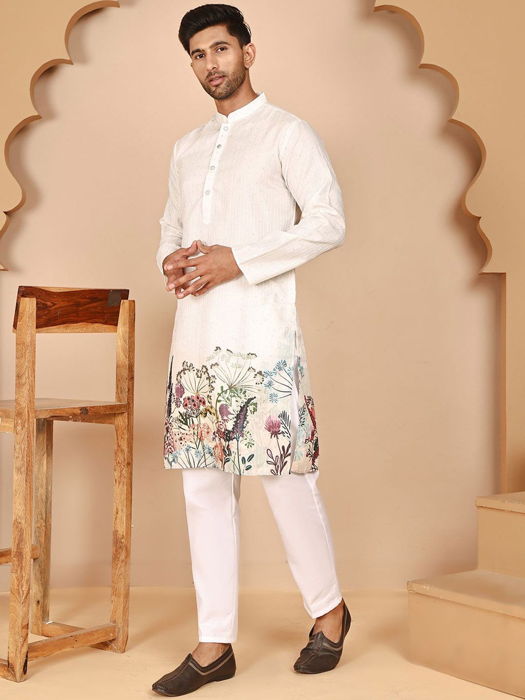 Men Floral Printed Kurta with Pyjama