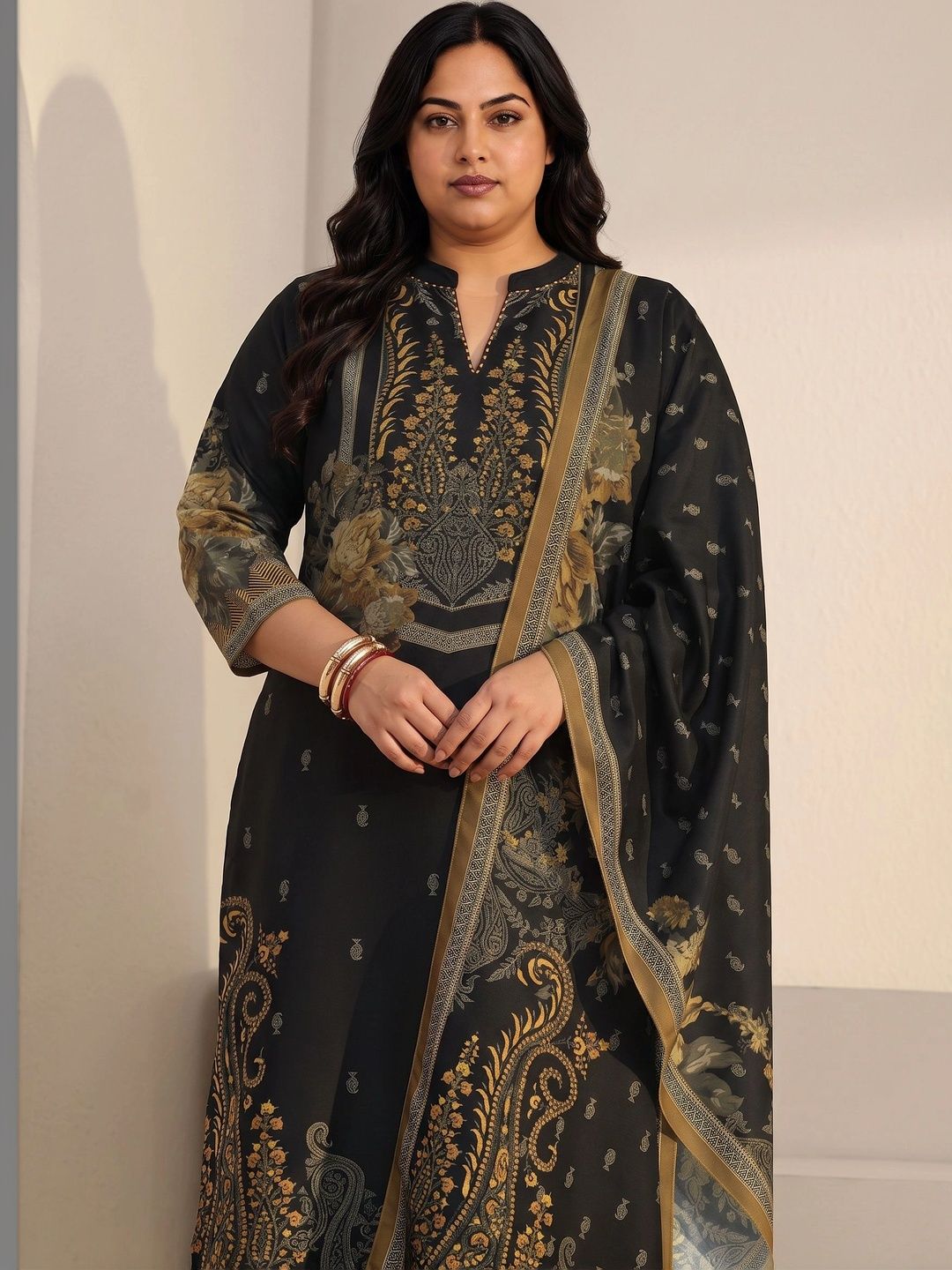 Women Floral Printed Regular Kurta with Trousers & With Dupatta