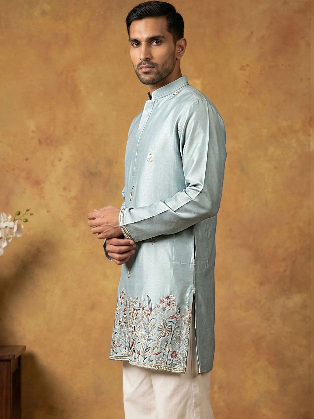 Men Embroidered Thread Work Short Kurta