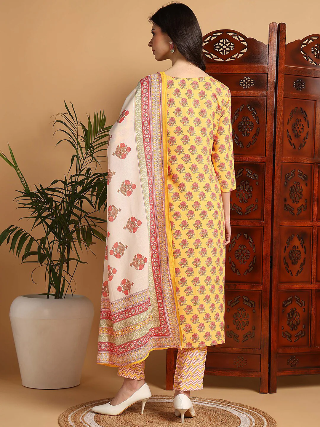 Floral Printed Regular Pure Cotton Straight Kurta with Trousers & Dupatta