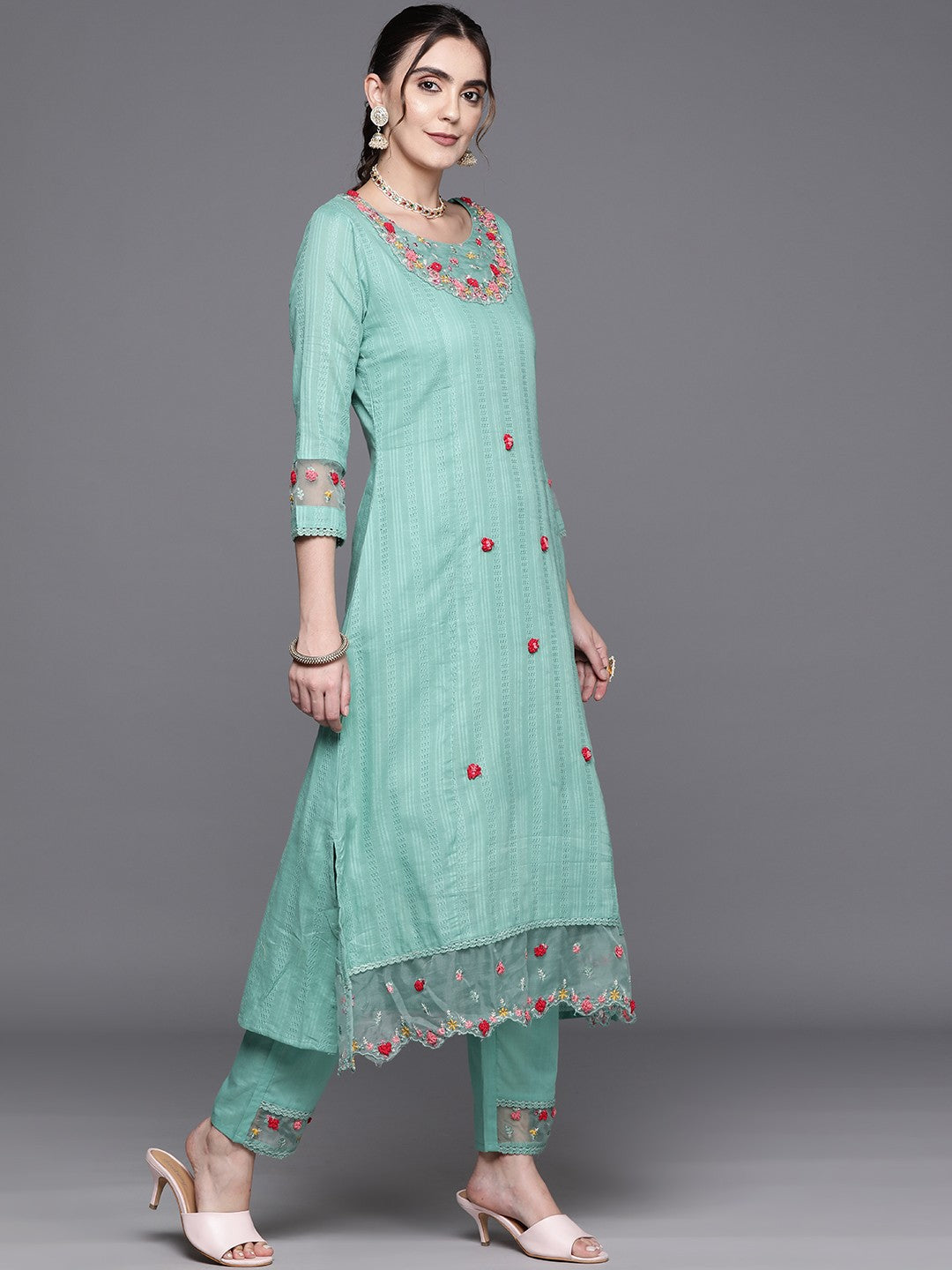 Floral Embroidered Panelled Thread Work Pure Cotton Kurta With Trousers & Dupatta