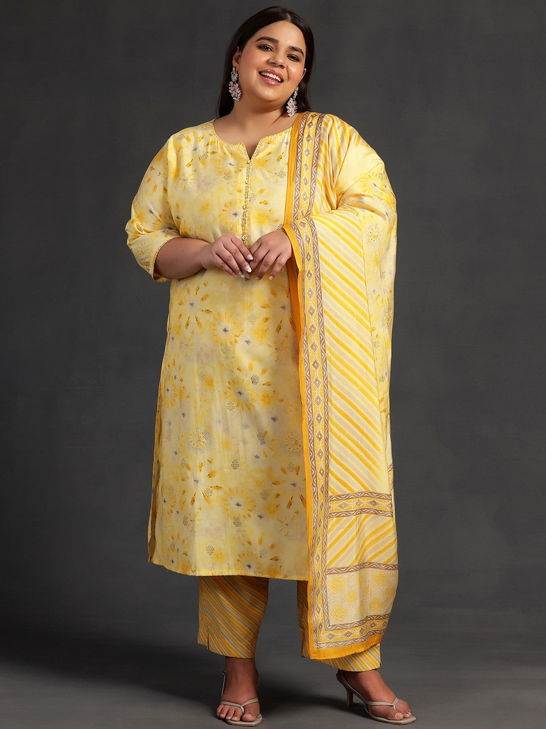 Plus Size Floral Printed Regular Kurta With Trousers & Dupatta