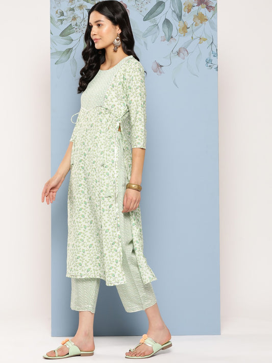 Women Floral Printed Gotta Patti Kurta With Trousers