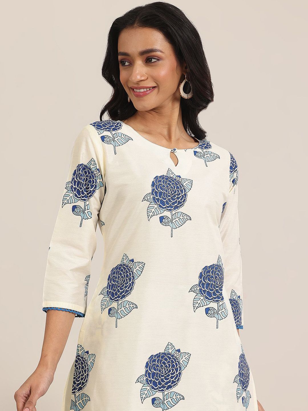 Women Floral Printed Regular Kurta with Trousers & With Dupatta