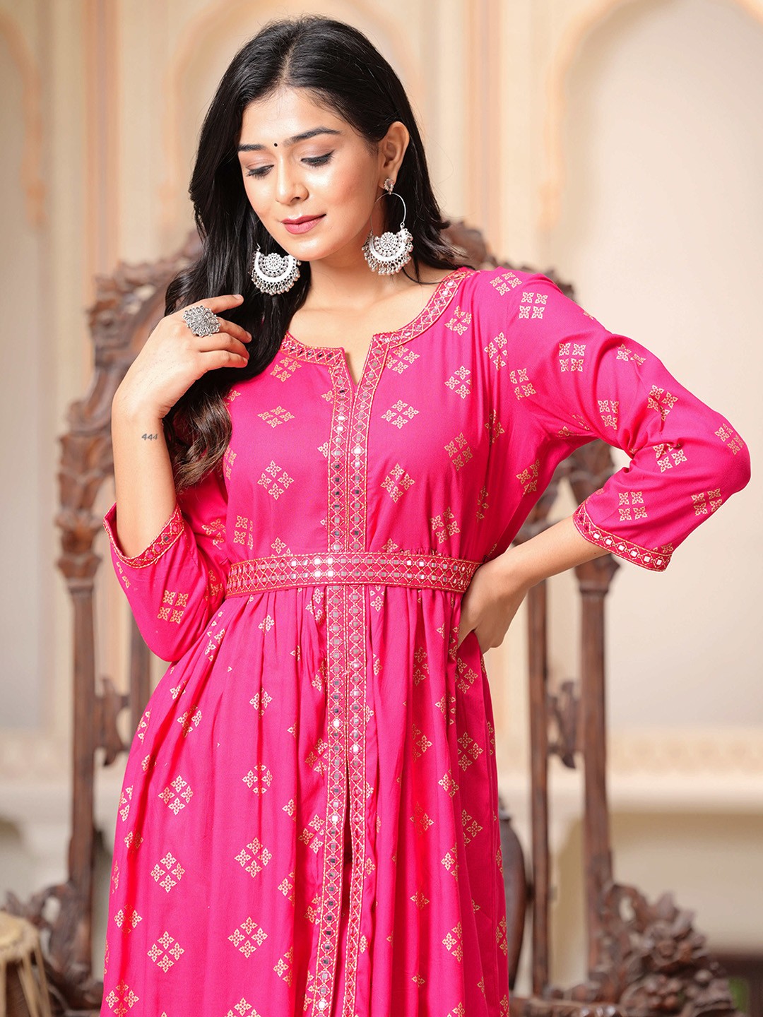 Women Floral Embroidered Regular Kurta with Trouser