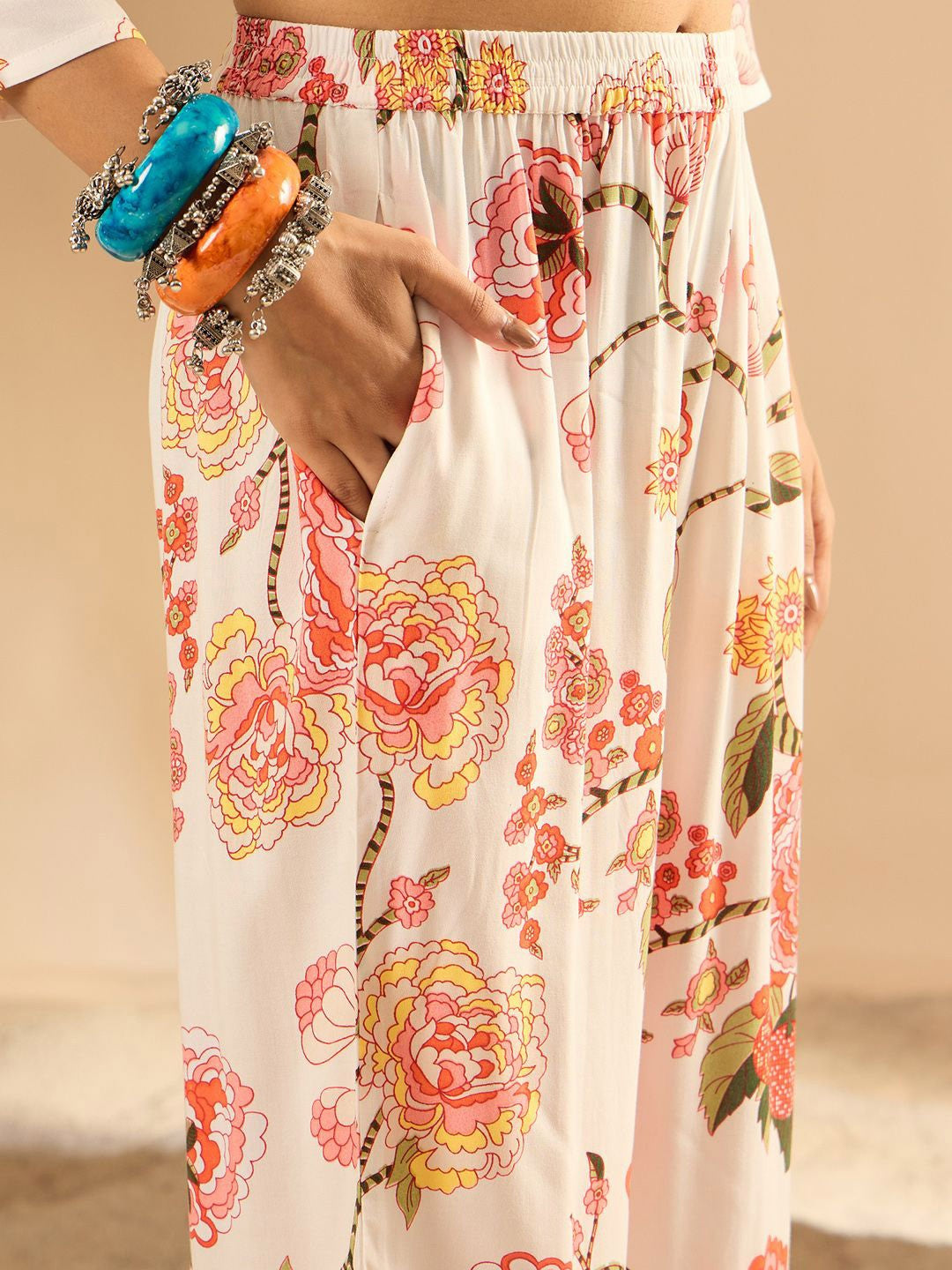 Women Floral Printed Regular Kurta with Palazzos