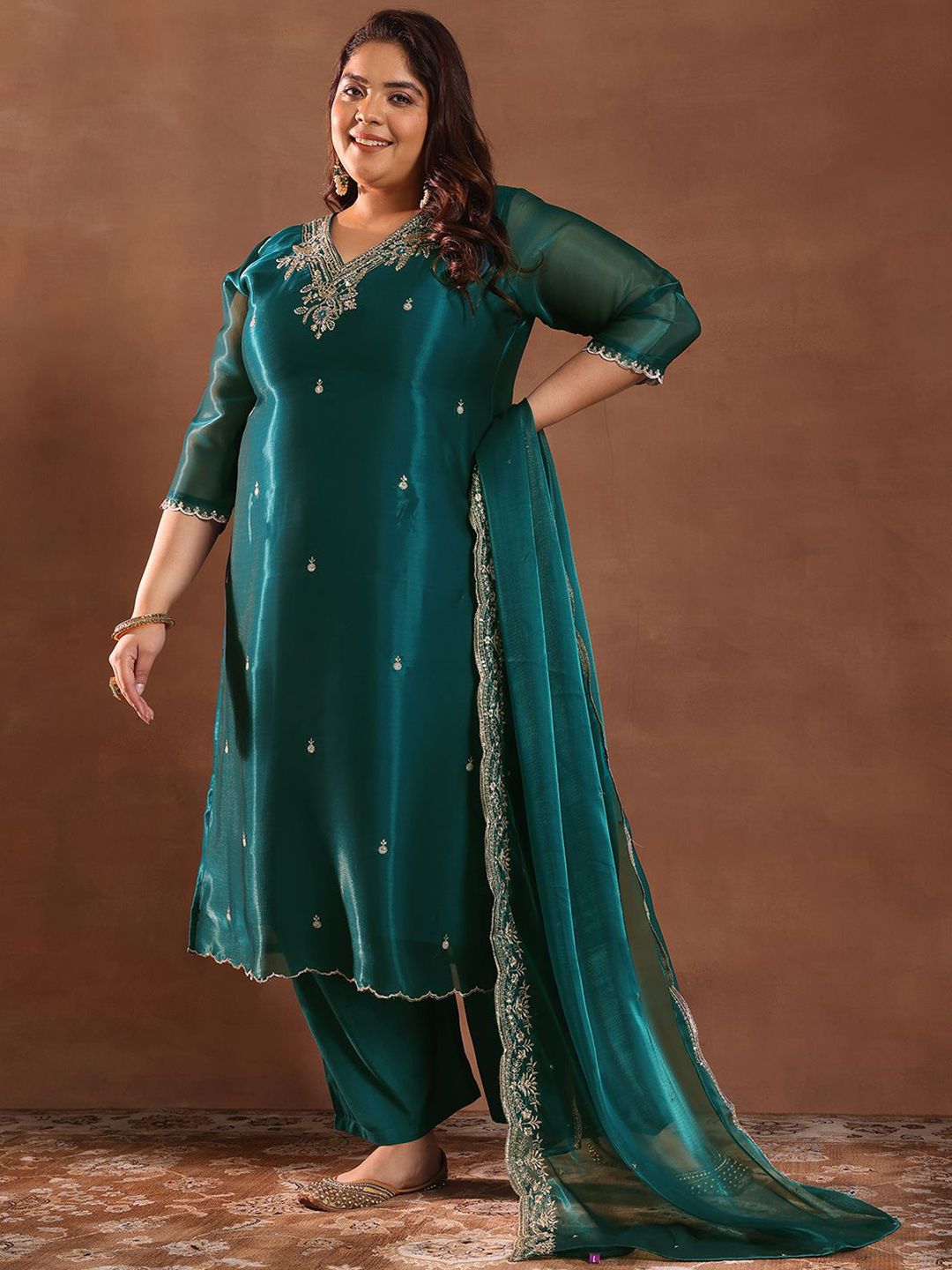 Plus Size Women Ethnic Motifs Kurta with Trousers & With Dupatta