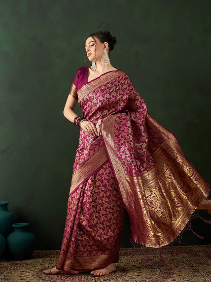 Woven Design Saree With Blouse Piece