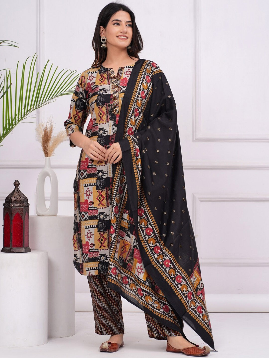 Floral Printed Regular Beads And Stones Pure Silk Kurta With Trousers & Dupatta