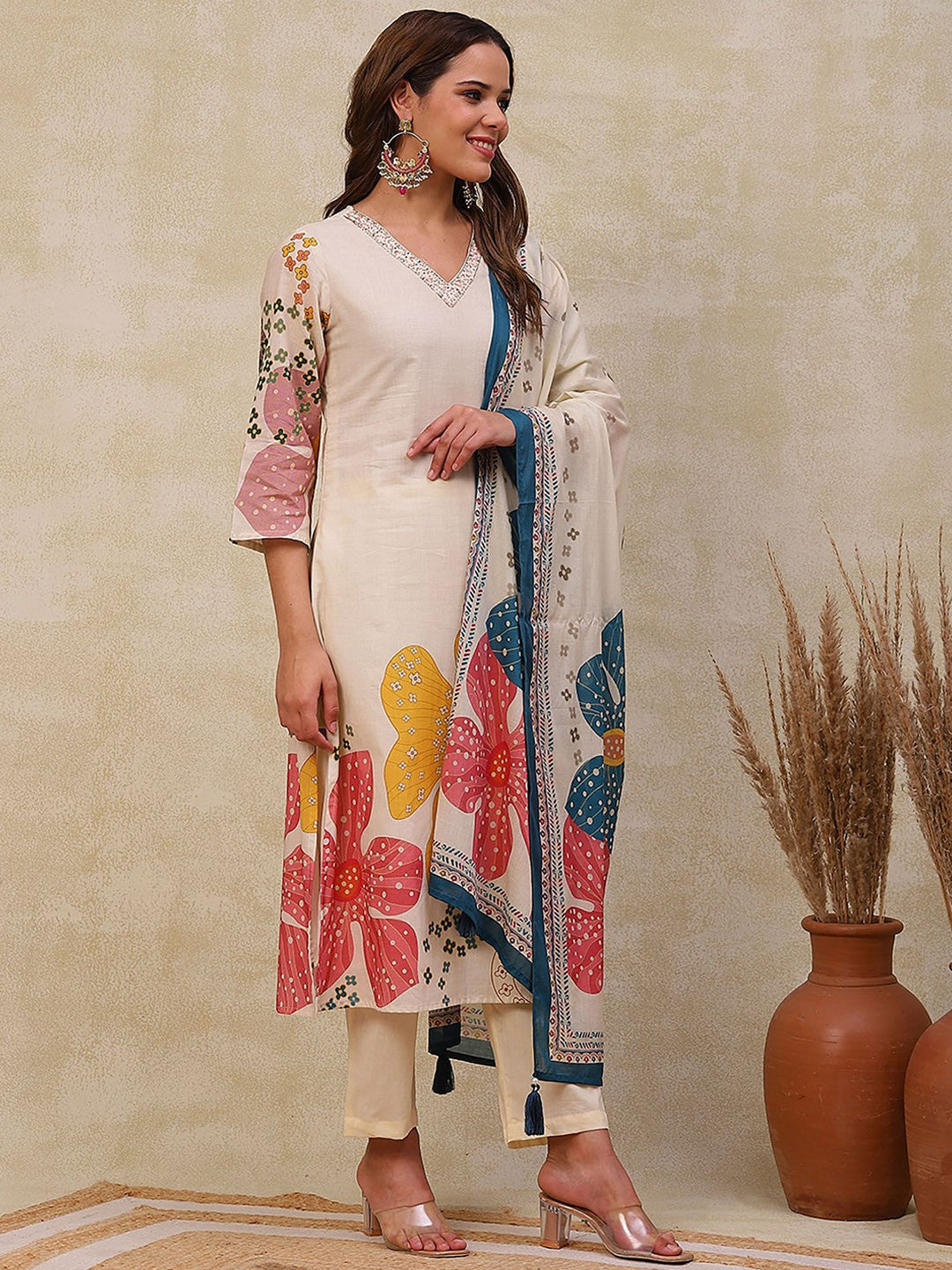 Women Floral Embroidered Regular Kurti with Trousers & With Dupatta