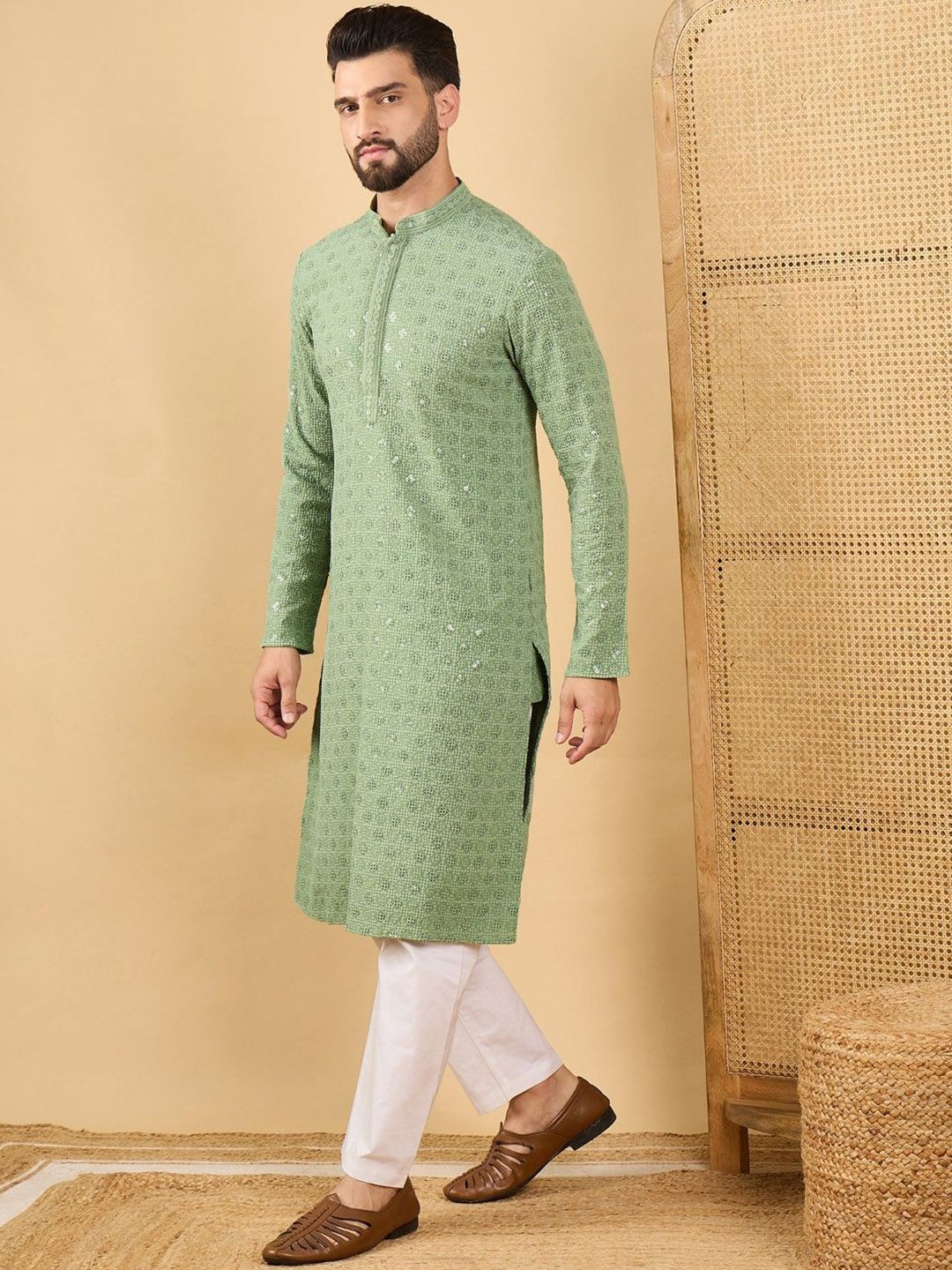 Geometric Embroidered Mandarin Collar Straight Kurta & Trousers